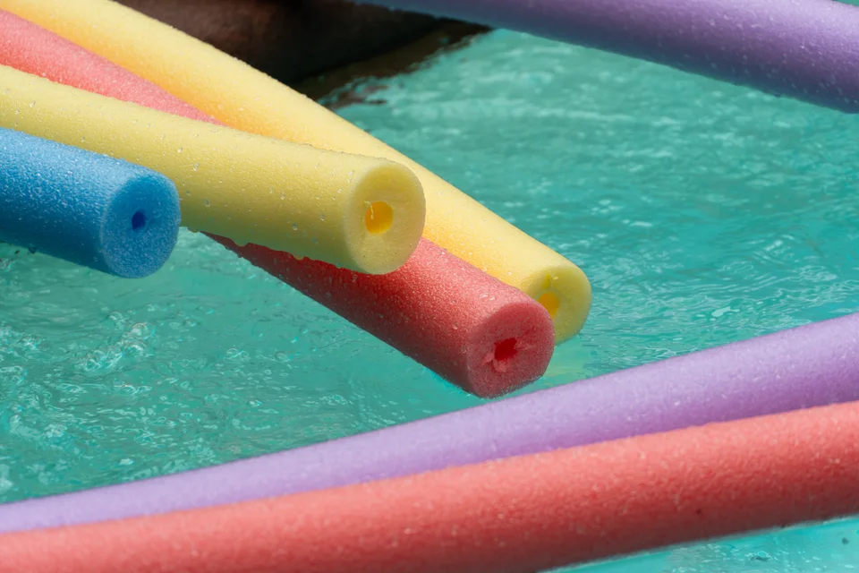 Fideo Flotador de Piscina